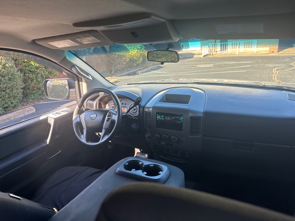 Photo 21 of this NISSAN TITAN