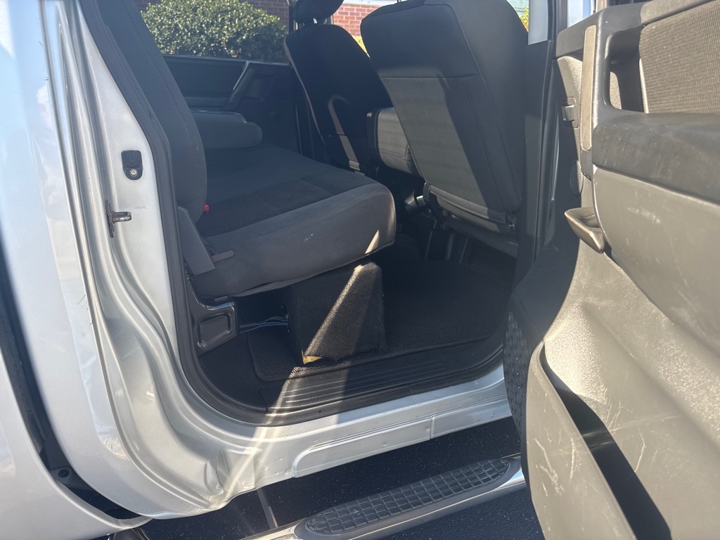 Photo 19 of this NISSAN TITAN