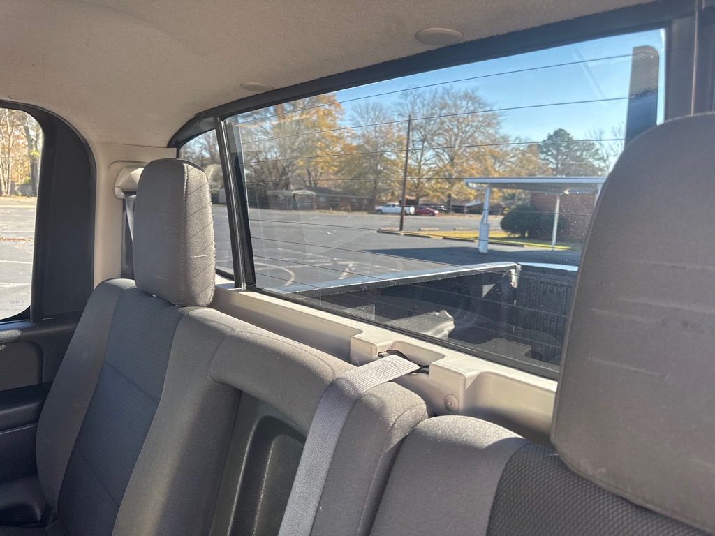Photo 14 of this NISSAN TITAN
