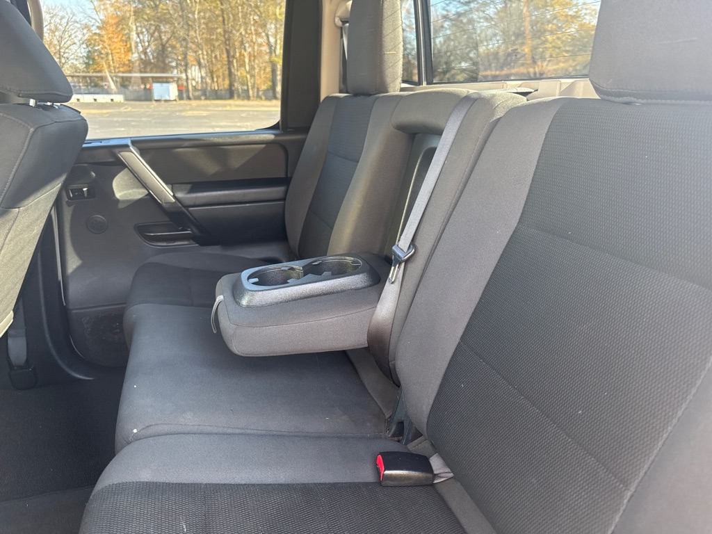 Photo 13 of this NISSAN TITAN