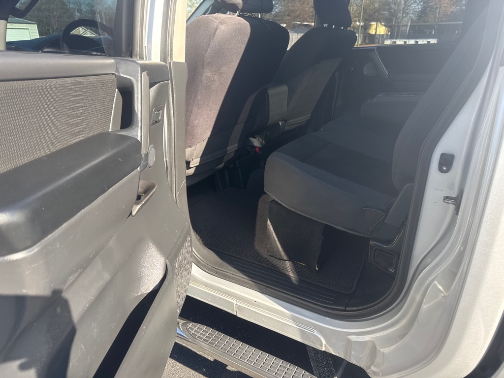 Photo 12 of this NISSAN TITAN