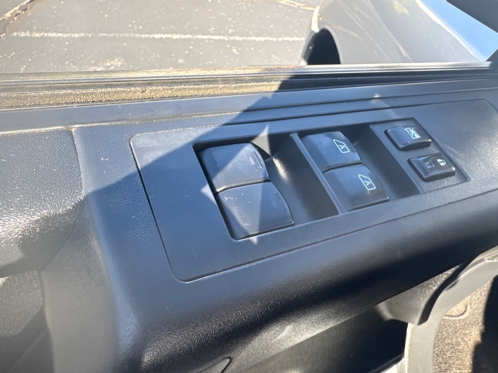 Photo 33 of this NISSAN TITAN