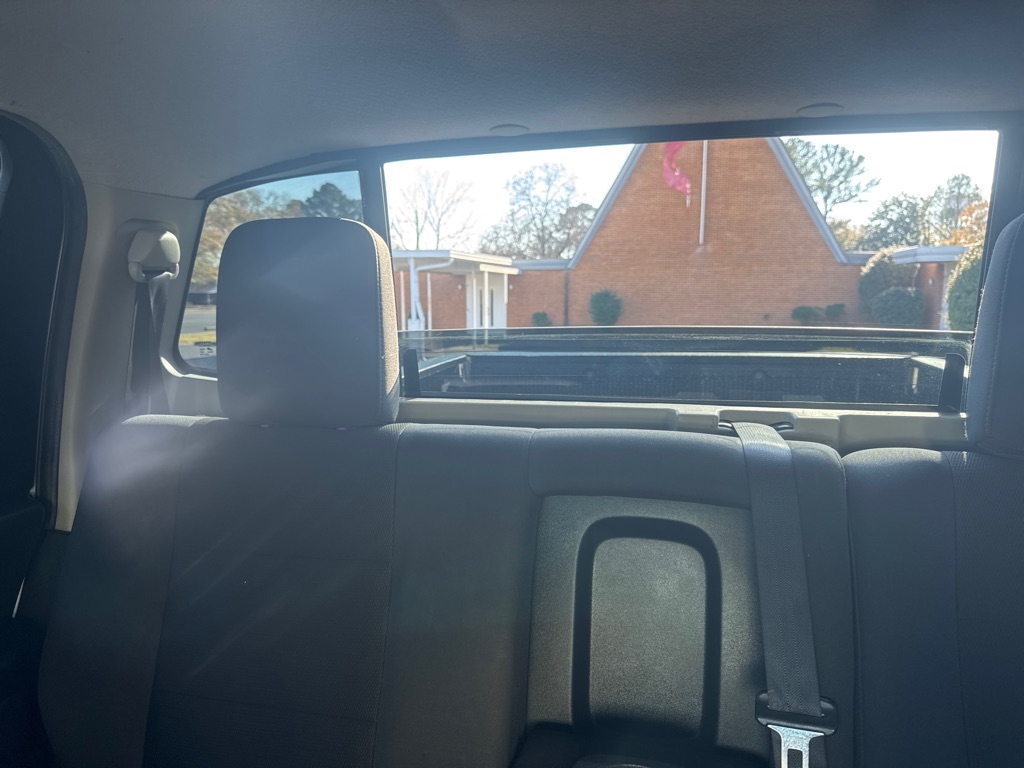 Photo 35 of this NISSAN TITAN