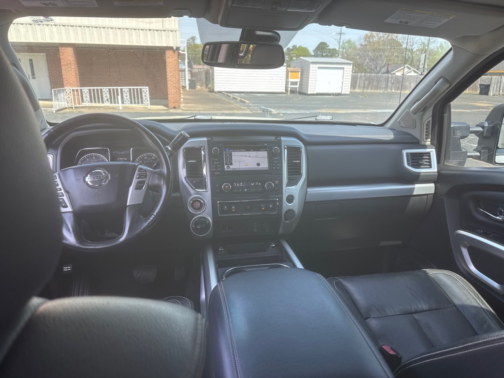 Photo 18 of this NISSAN TITAN