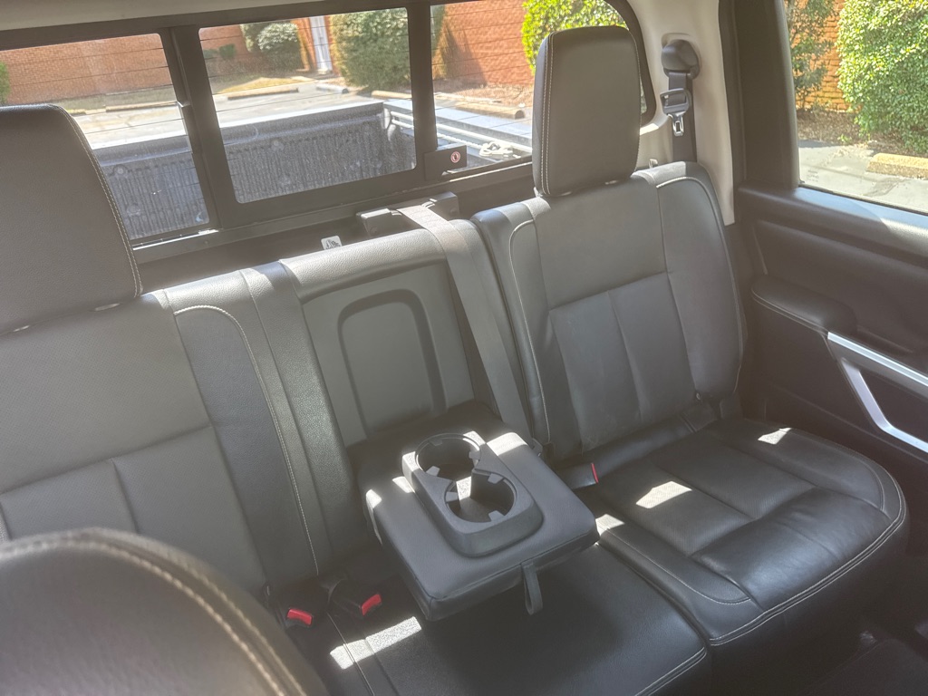 Photo 33 of this NISSAN TITAN