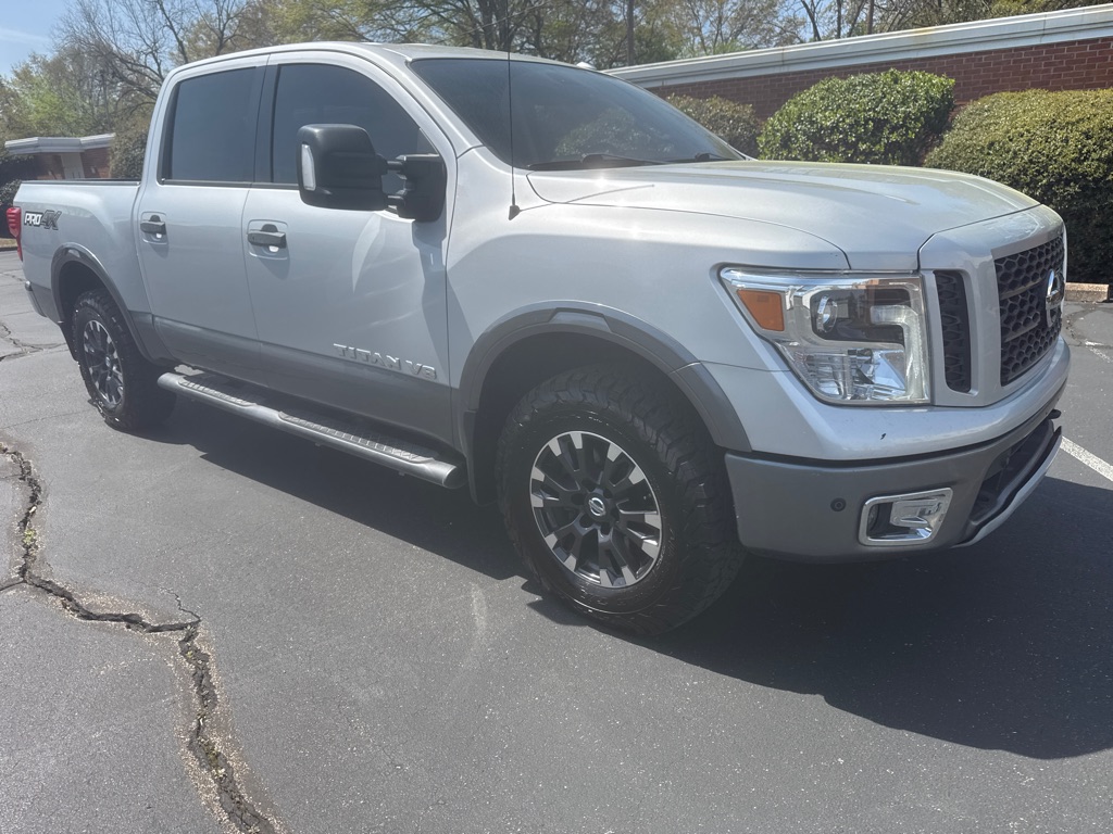 Photo 10 of this NISSAN TITAN