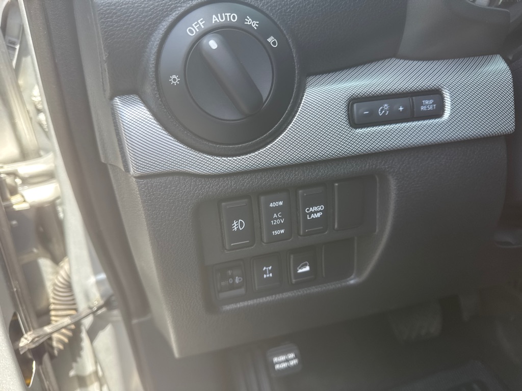 Photo 38 of this NISSAN TITAN