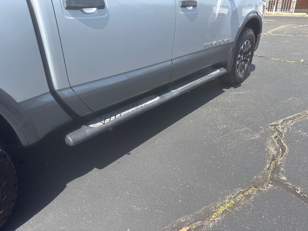 Photo 8 of this NISSAN TITAN