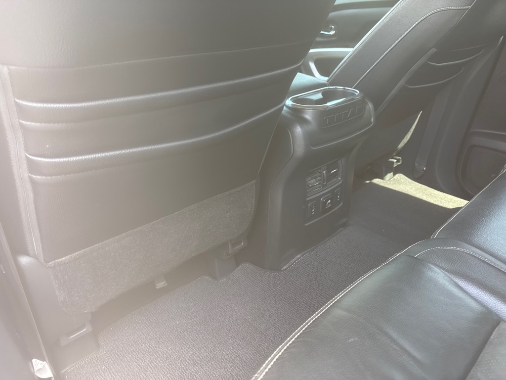Photo 16 of this NISSAN TITAN
