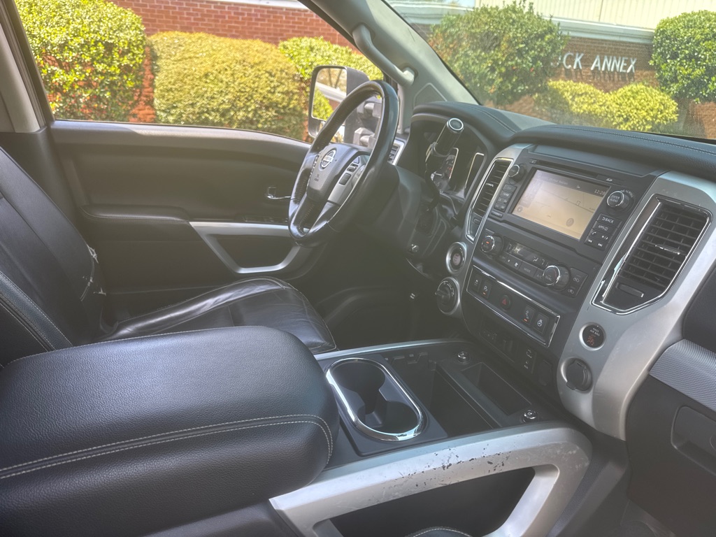 Photo 30 of this NISSAN TITAN