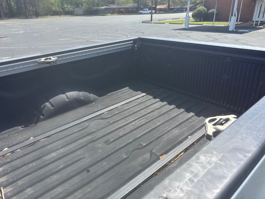 Photo 13 of this NISSAN TITAN