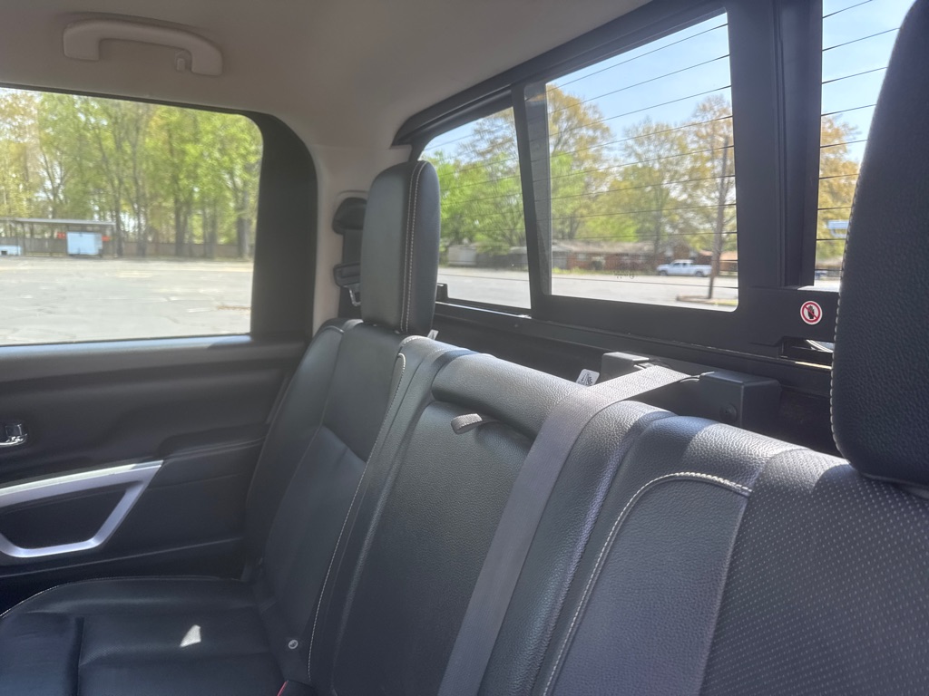Photo 15 of this NISSAN TITAN