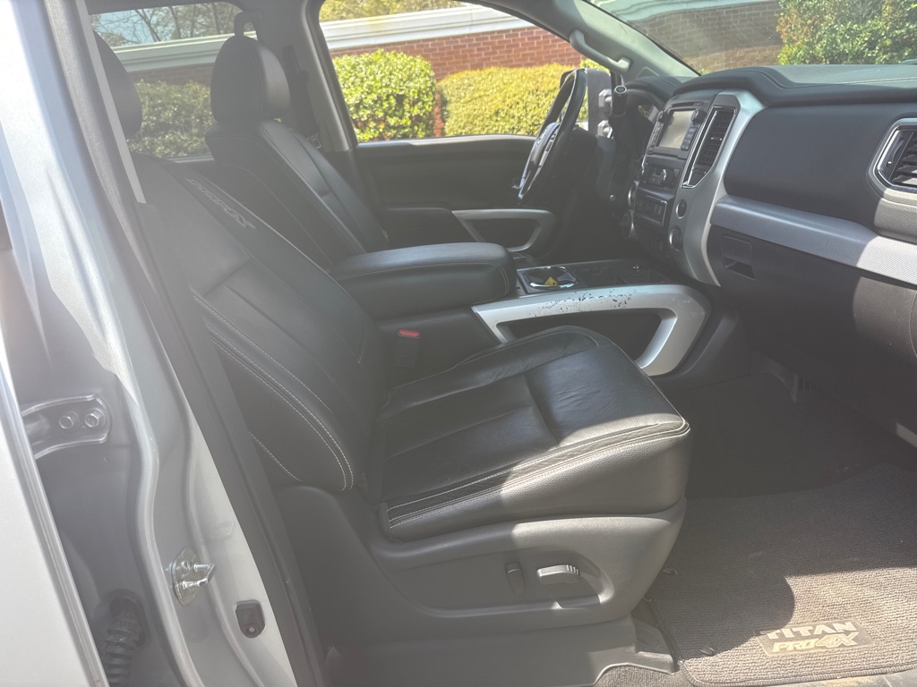 Photo 27 of this NISSAN TITAN