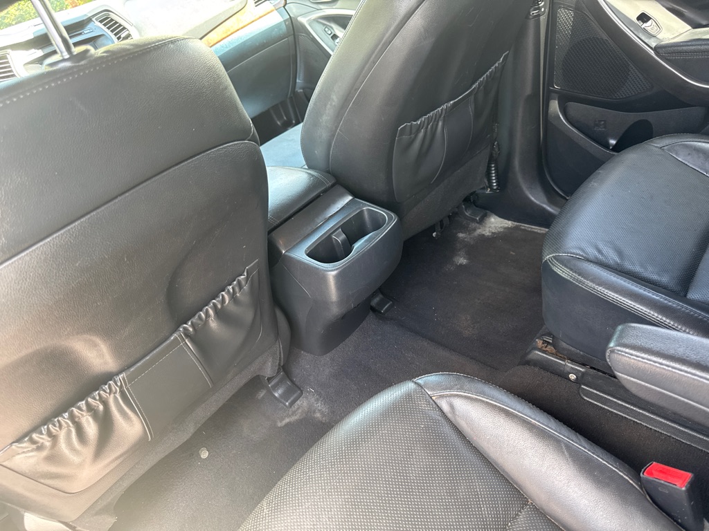 Photo 10 of this HYUNDAI SANTA FE