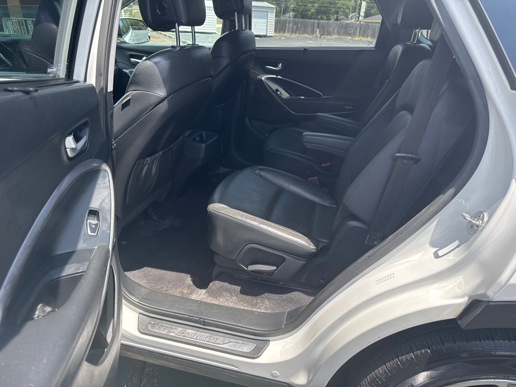 Photo 45 of this HYUNDAI SANTA FE