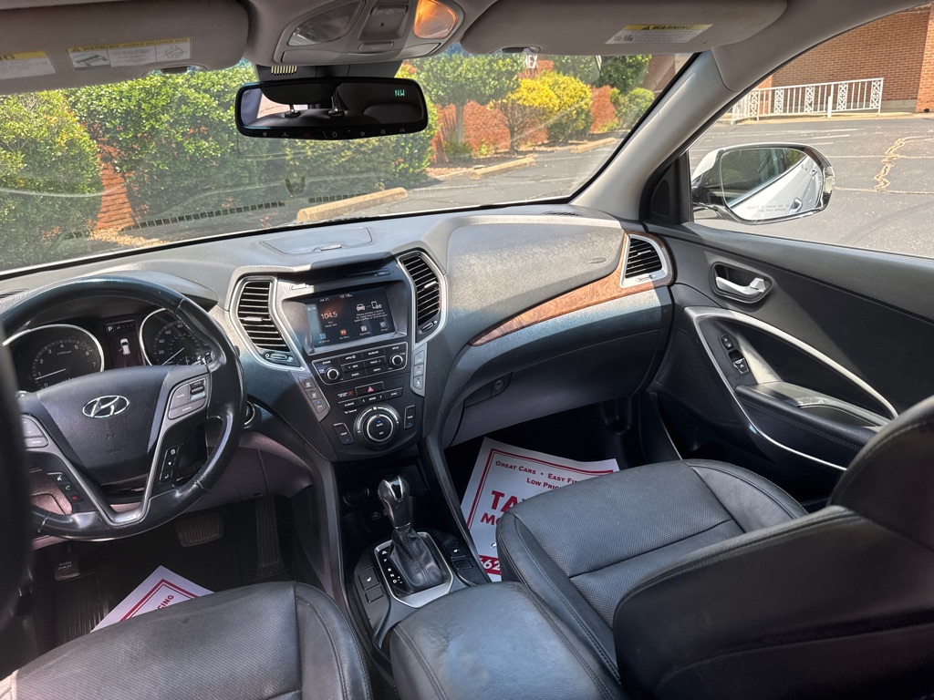Photo 14 of this HYUNDAI SANTA FE