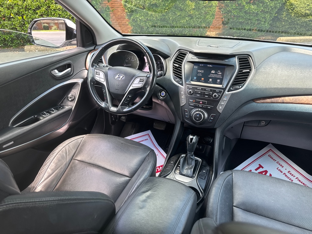 Photo 23 of this HYUNDAI SANTA FE