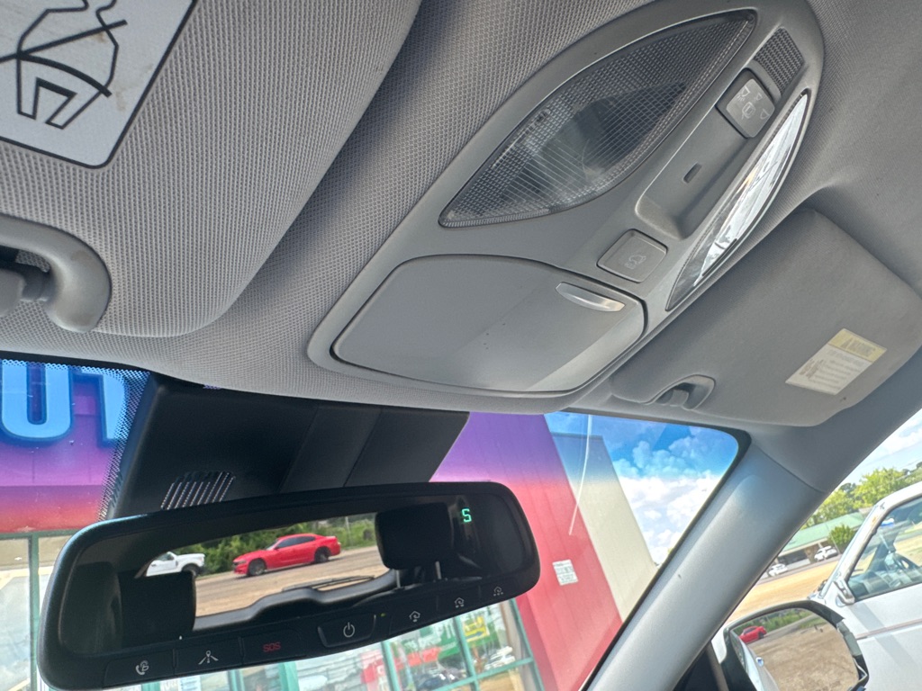 Photo 42 of this HYUNDAI SANTA FE