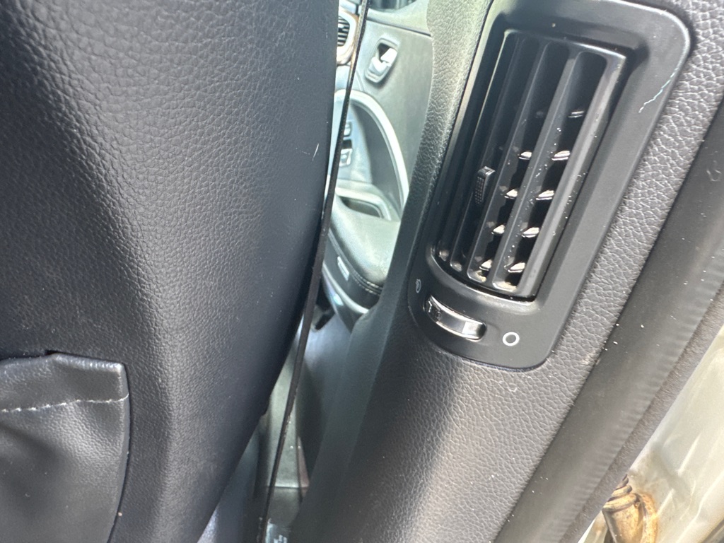 Photo 24 of this HYUNDAI SANTA FE