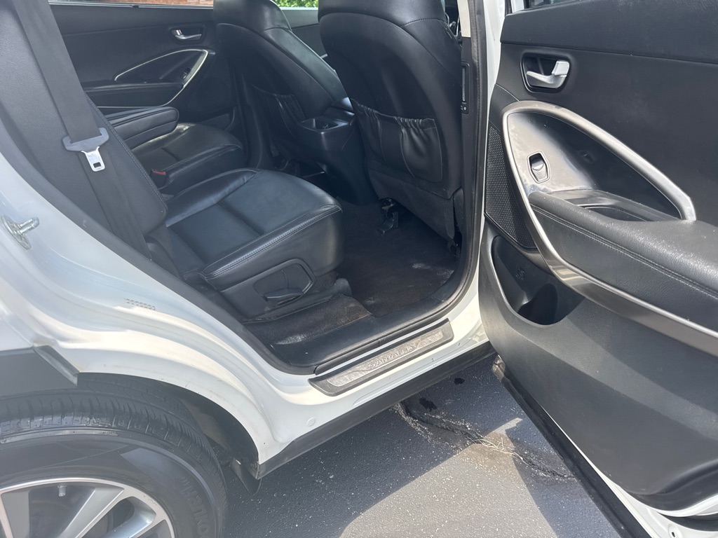 Photo 20 of this HYUNDAI SANTA FE