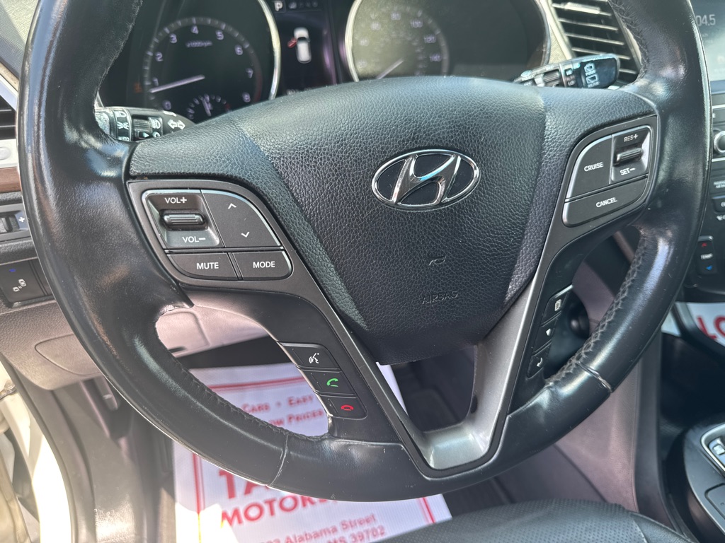 Photo 35 of this HYUNDAI SANTA FE