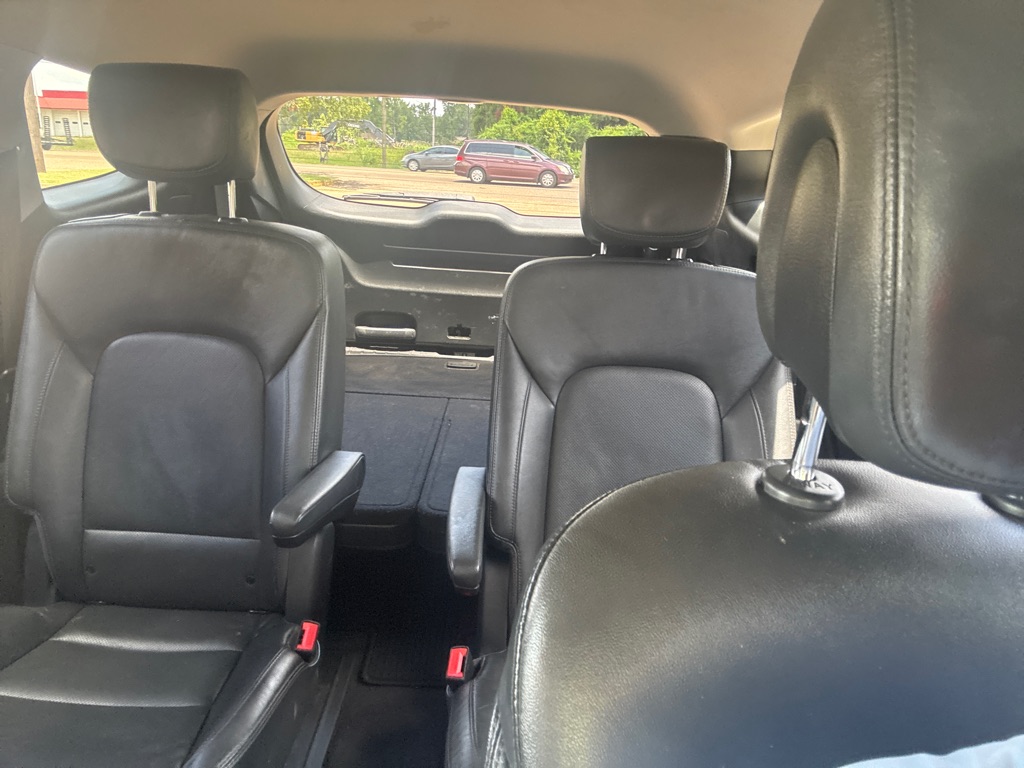 Photo 43 of this HYUNDAI SANTA FE