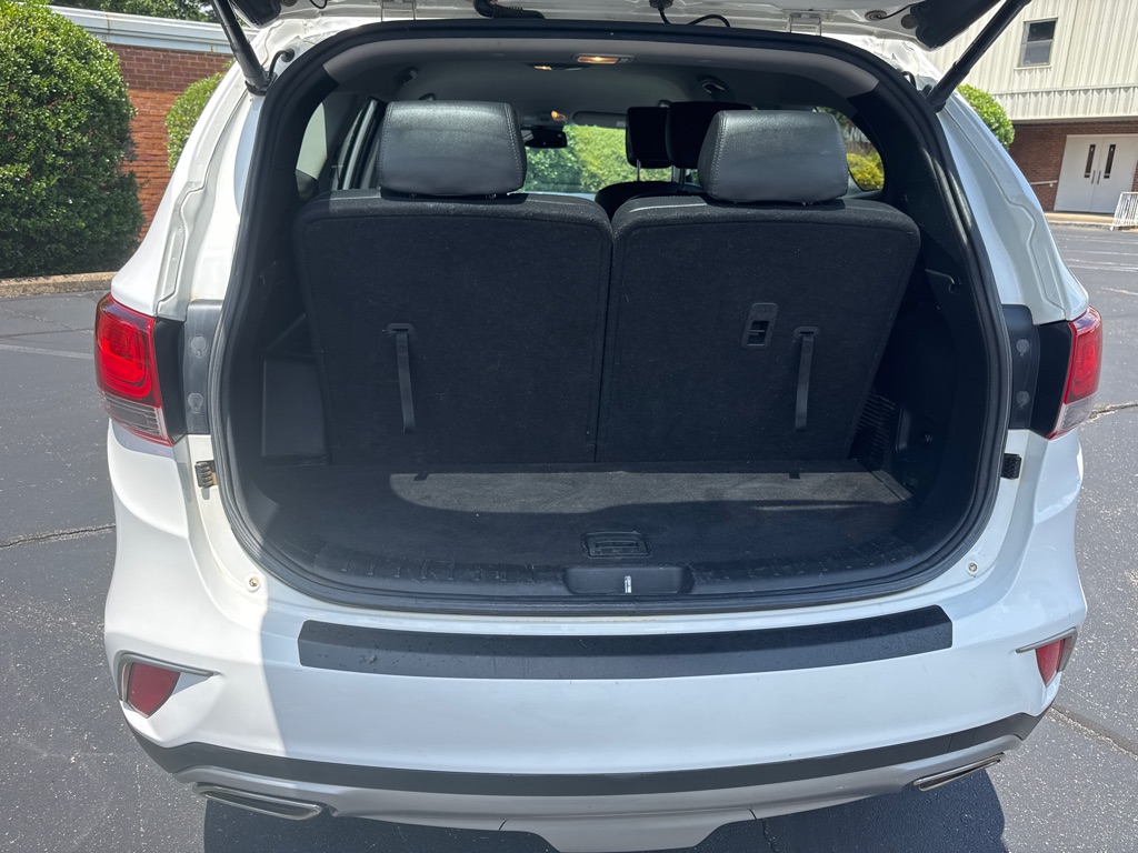 Photo 12 of this HYUNDAI SANTA FE