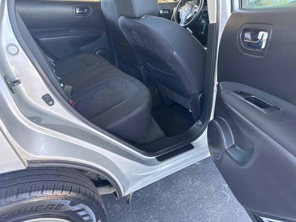 Photo 19 of this NISSAN ROGUE SELECT