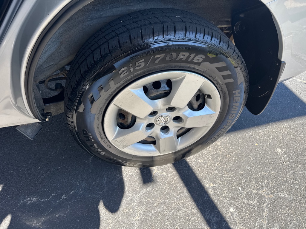 Photo 12 of this NISSAN ROGUE SELECT