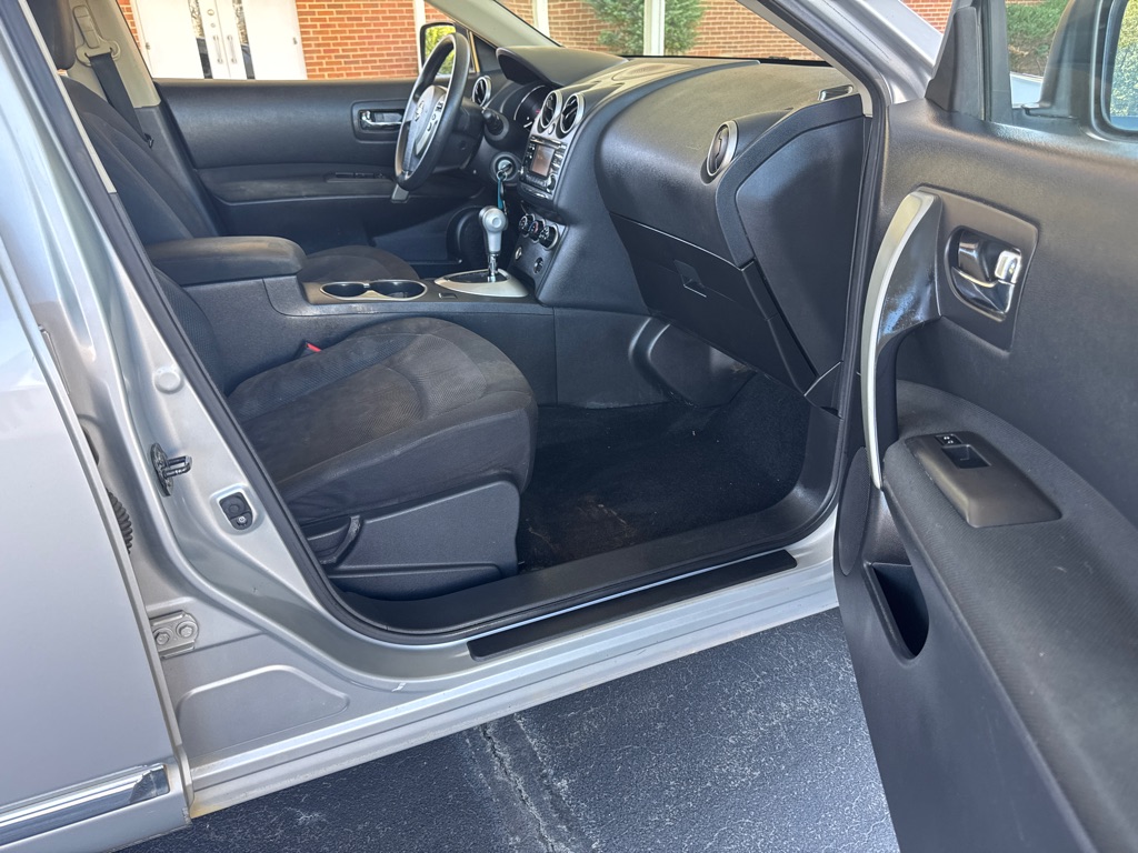 Photo 22 of this NISSAN ROGUE SELECT