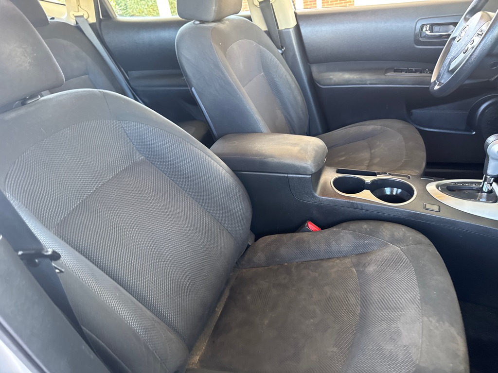 Photo 23 of this NISSAN ROGUE SELECT