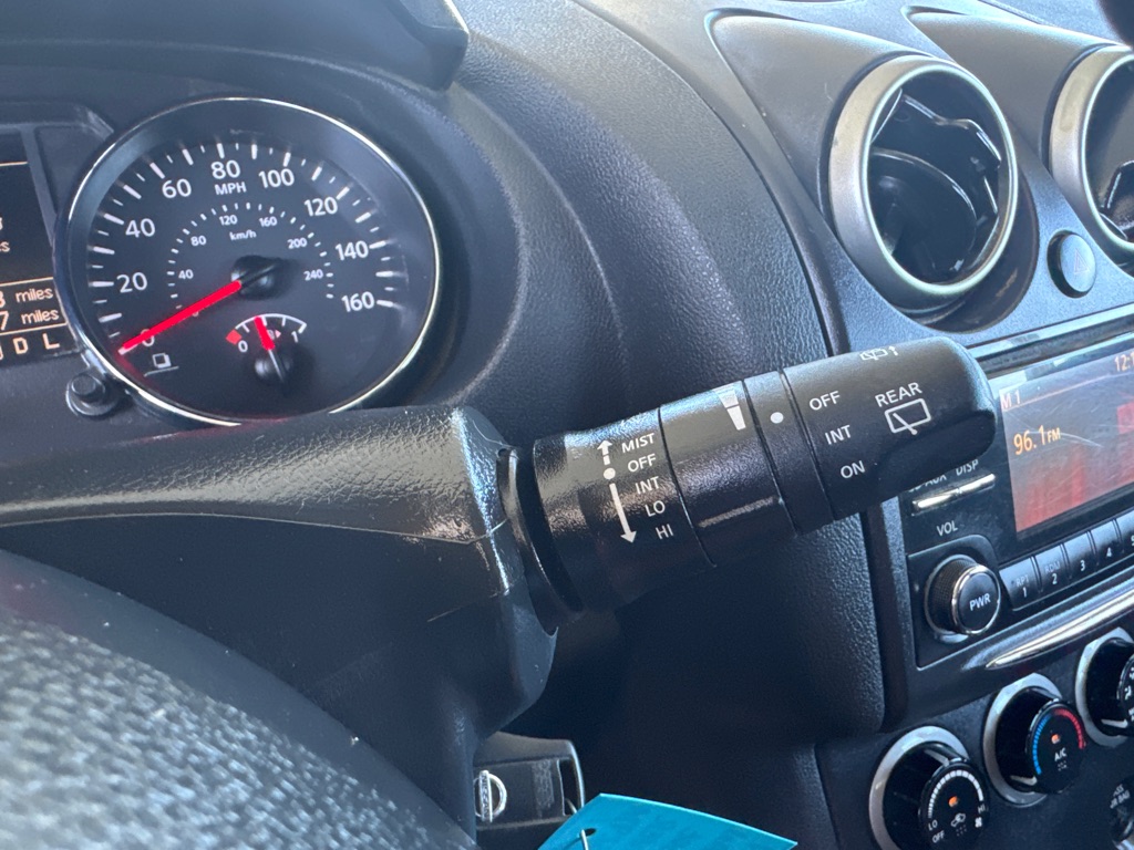 Photo 37 of this NISSAN ROGUE SELECT