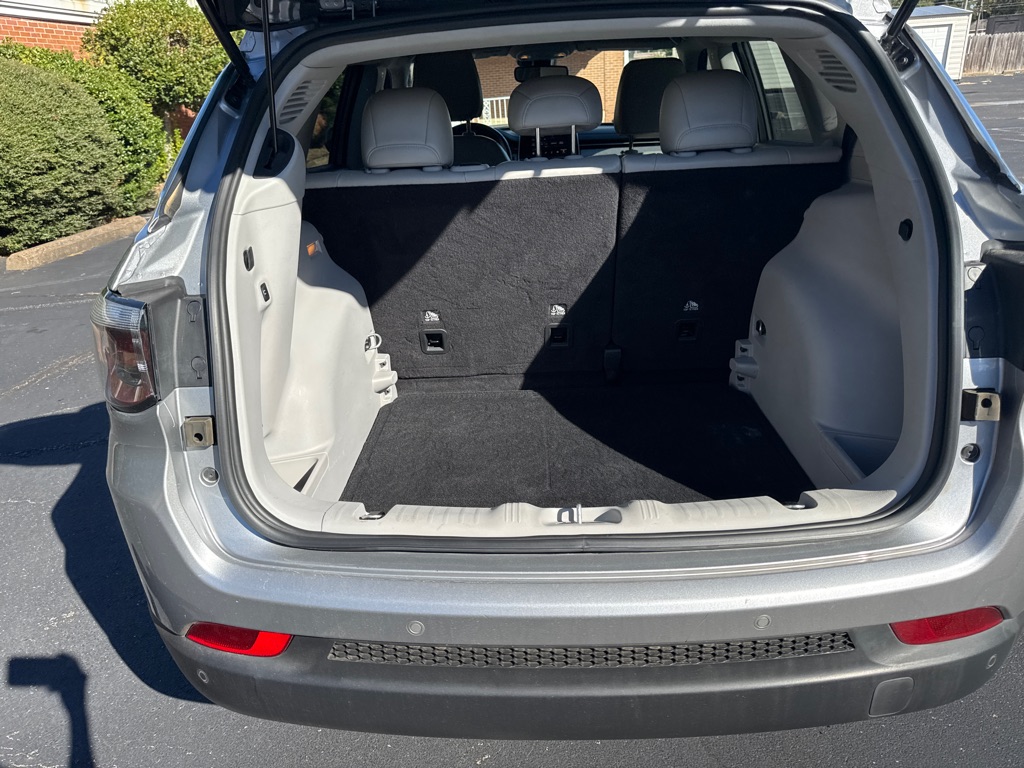 Photo 16 of this JEEP COMPASS