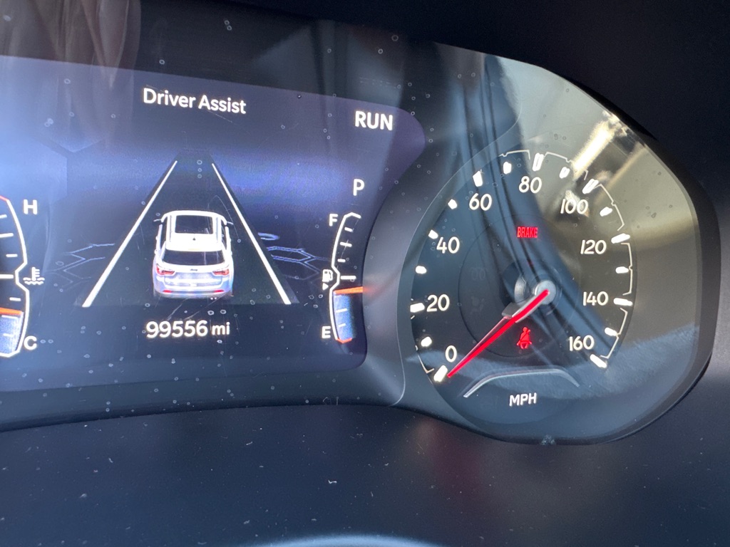 Photo 38 of this JEEP COMPASS