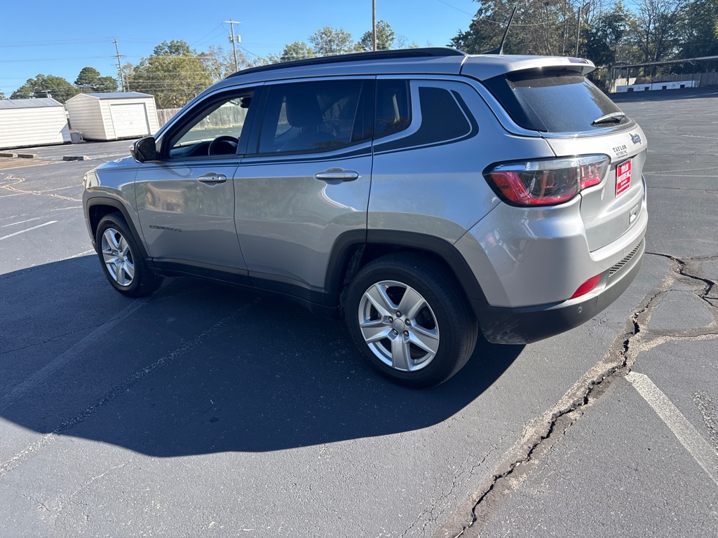 Photo 2 of this JEEP COMPASS