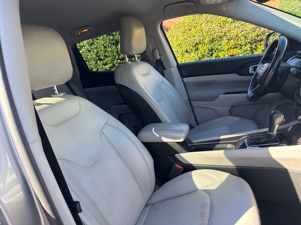 Photo 22 of this JEEP COMPASS
