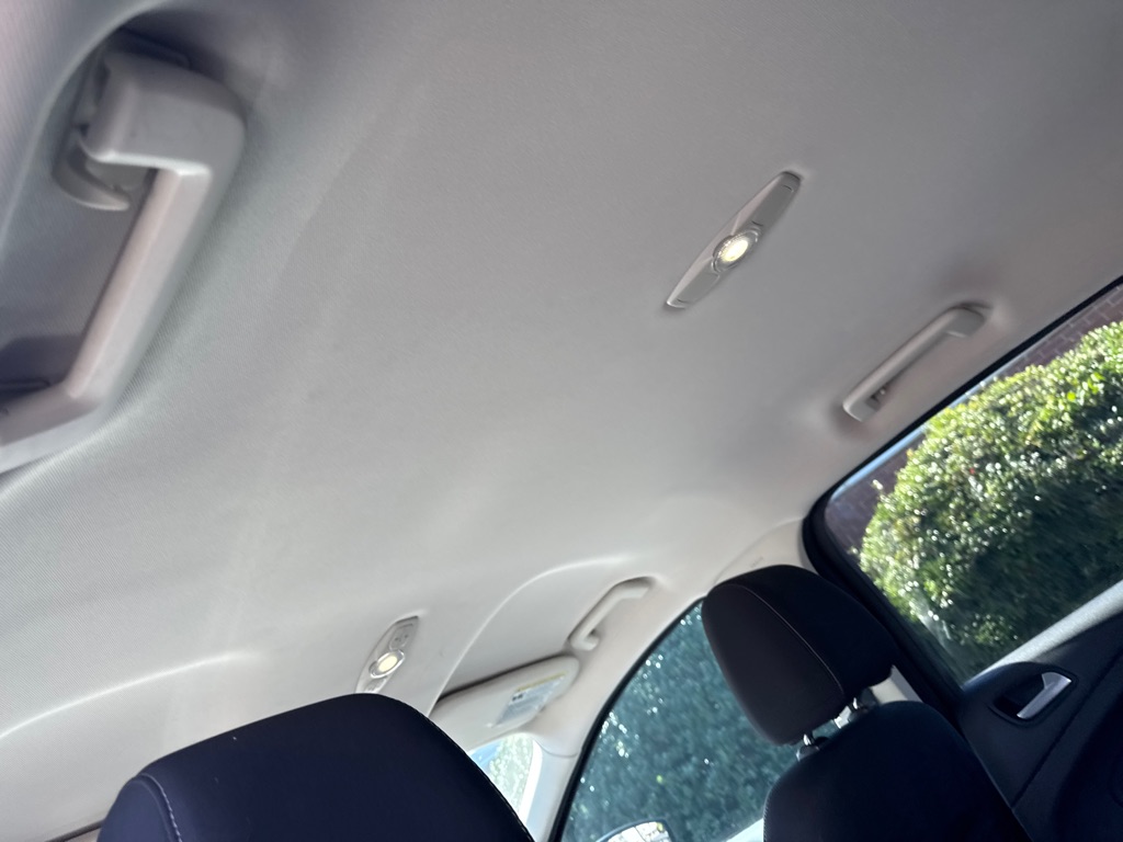 Photo 15 of this FORD ESCAPE