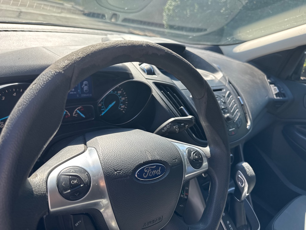 Photo 30 of this FORD ESCAPE