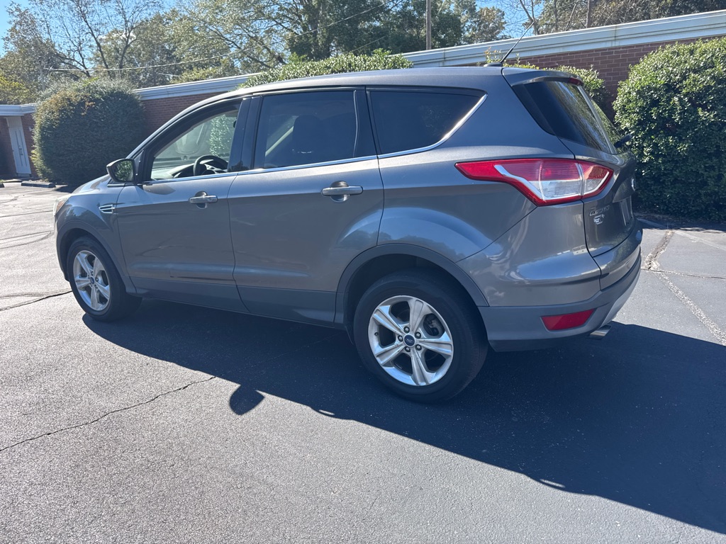 Photo 2 of this FORD ESCAPE