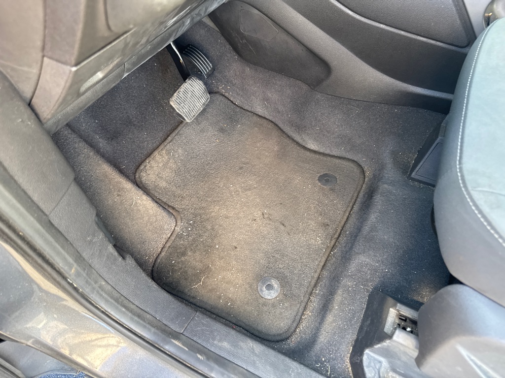 Photo 29 of this FORD ESCAPE