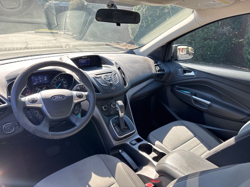 Photo 13 of this FORD ESCAPE