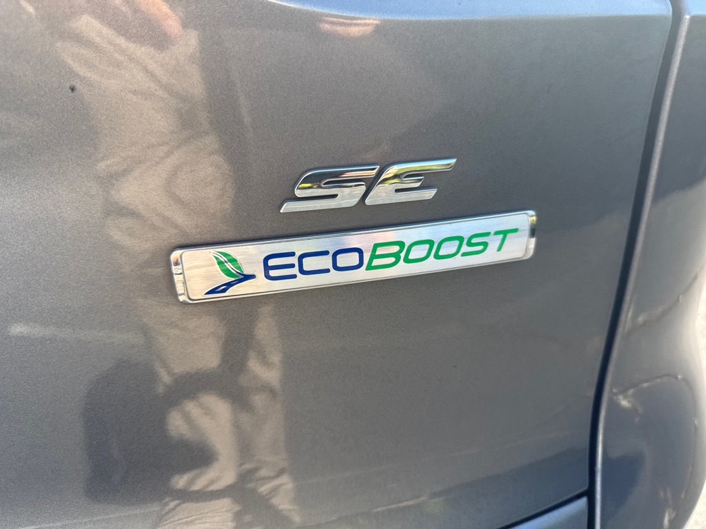 Photo 4 of this FORD ESCAPE