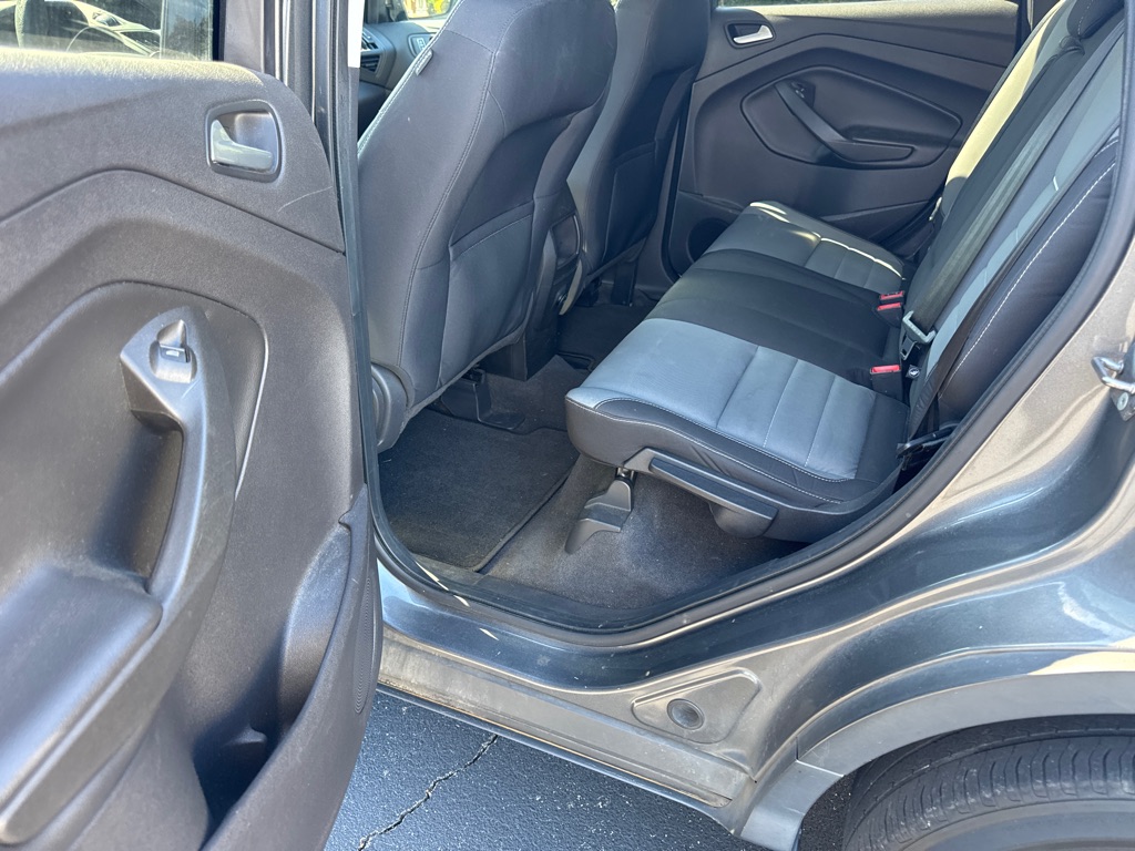 Photo 10 of this FORD ESCAPE