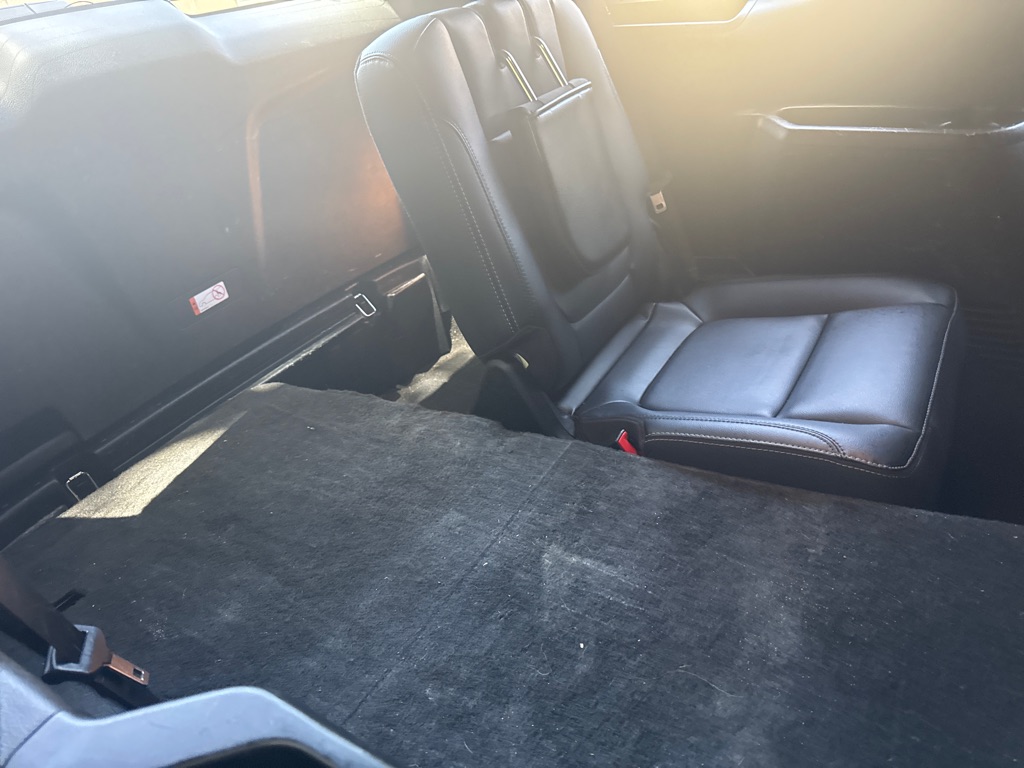 Photo 26 of this FORD EXPLORER