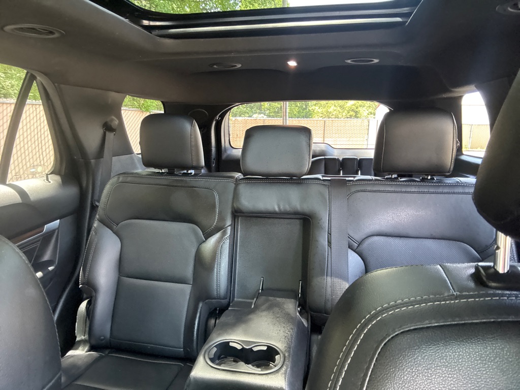 Photo 43 of this FORD EXPLORER