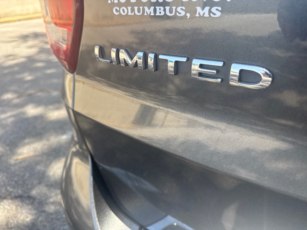 Photo 5 of this FORD EXPLORER