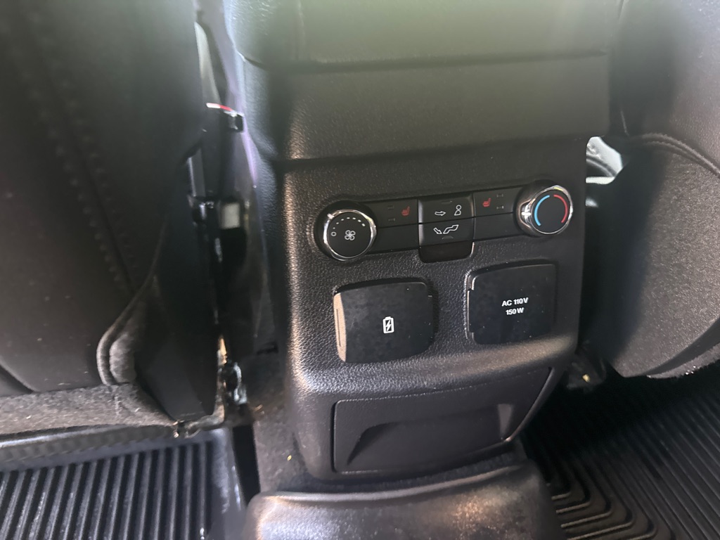Photo 16 of this FORD EXPLORER