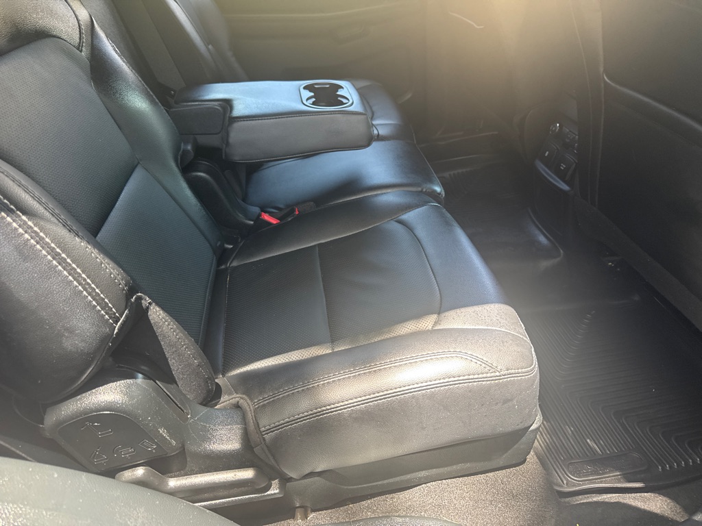 Photo 27 of this FORD EXPLORER