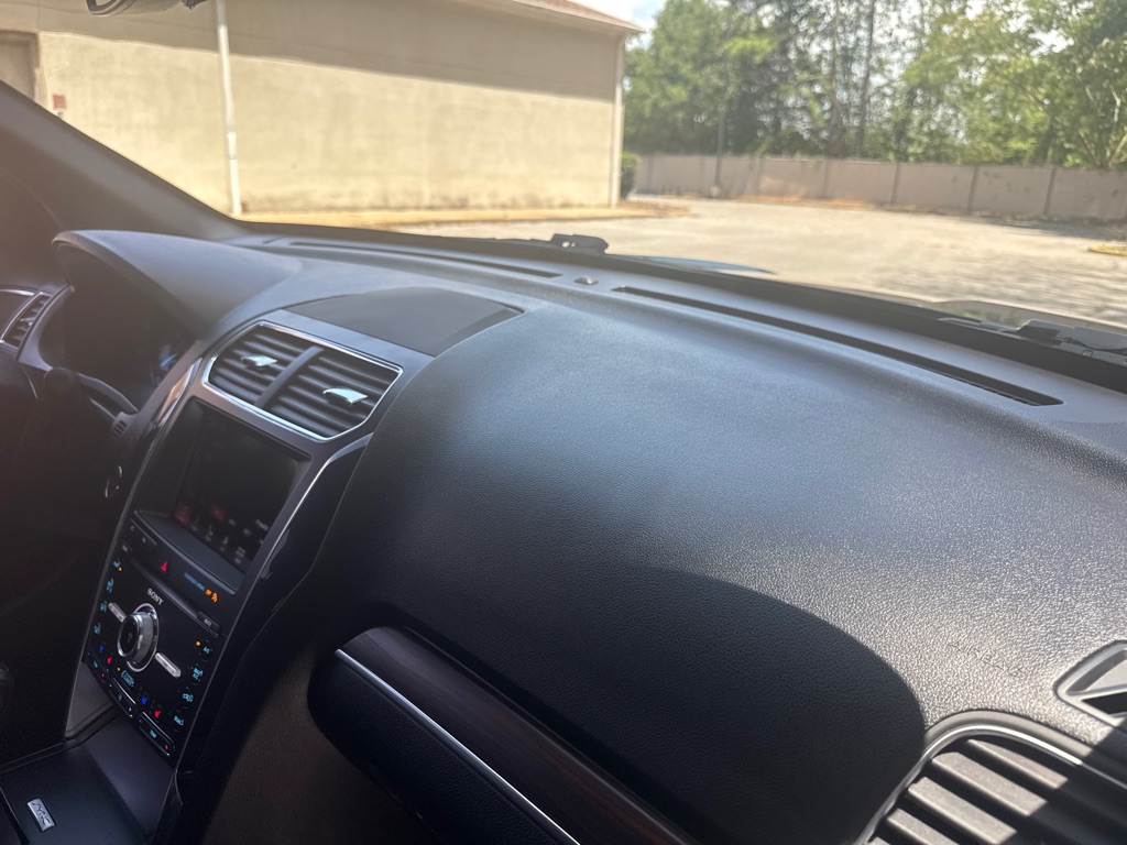 Photo 35 of this FORD EXPLORER