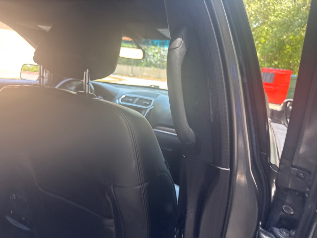 Photo 31 of this FORD EXPLORER